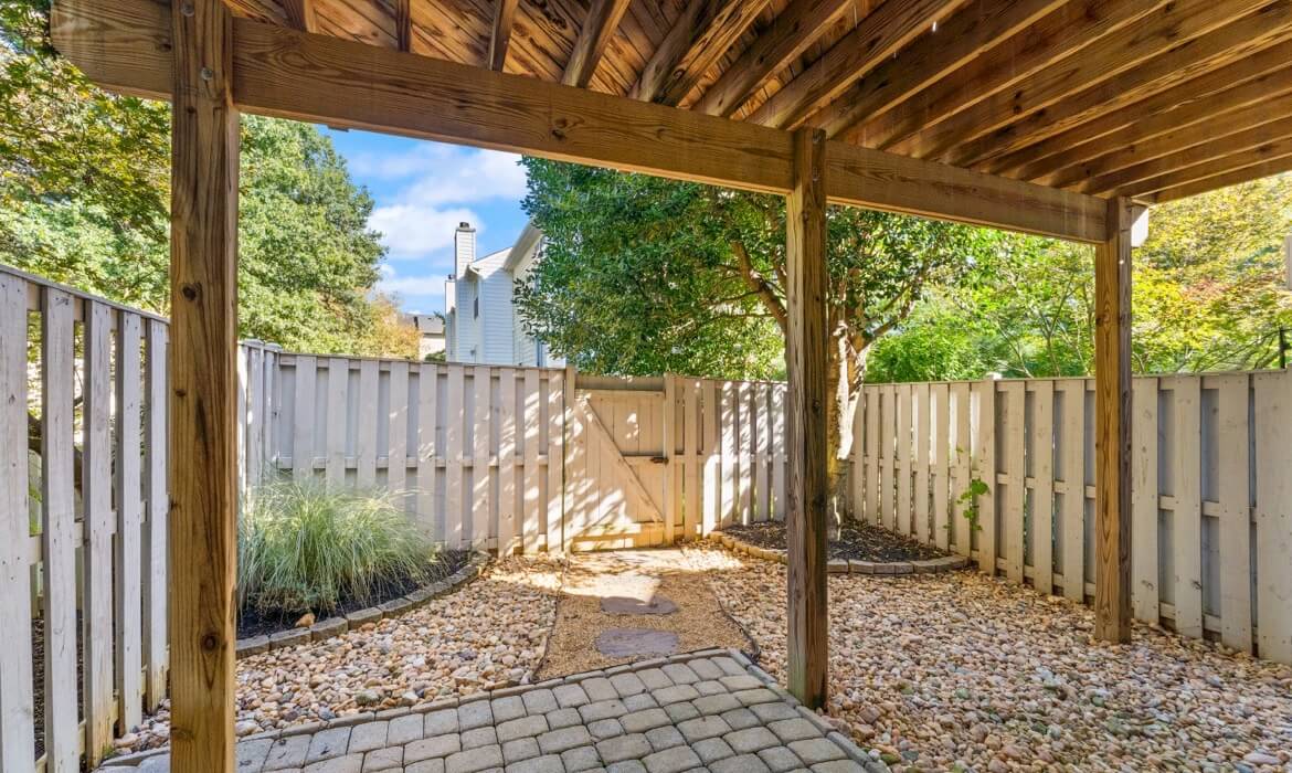 Garrell Group Top Loudon County Realtor 17338 Legacy Ter 35