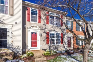 243 Shirley Sq SE