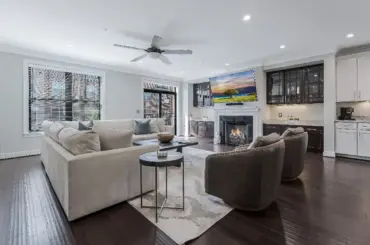 43561 Michigan Sq
